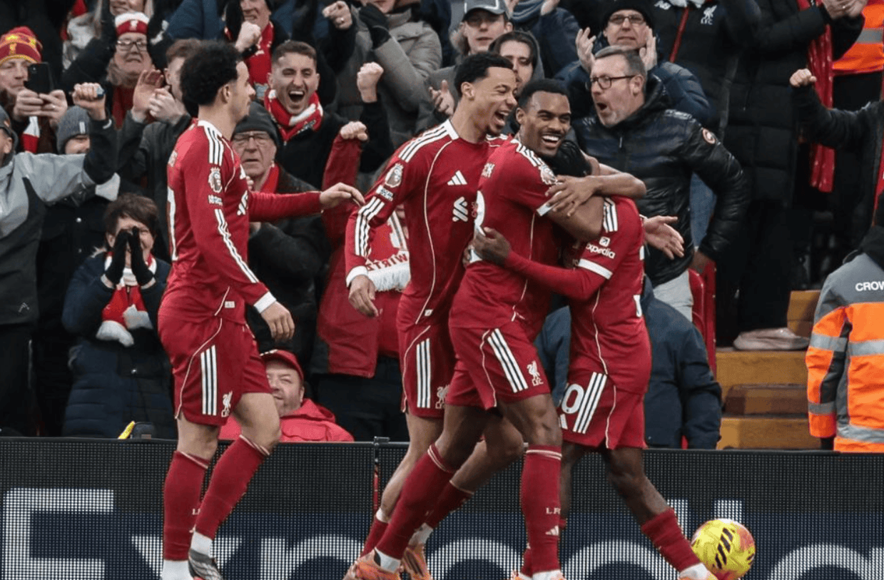 2-1！利物浦险胜，豪取4连胜，1.1亿巨星打破魔咒：收获首球